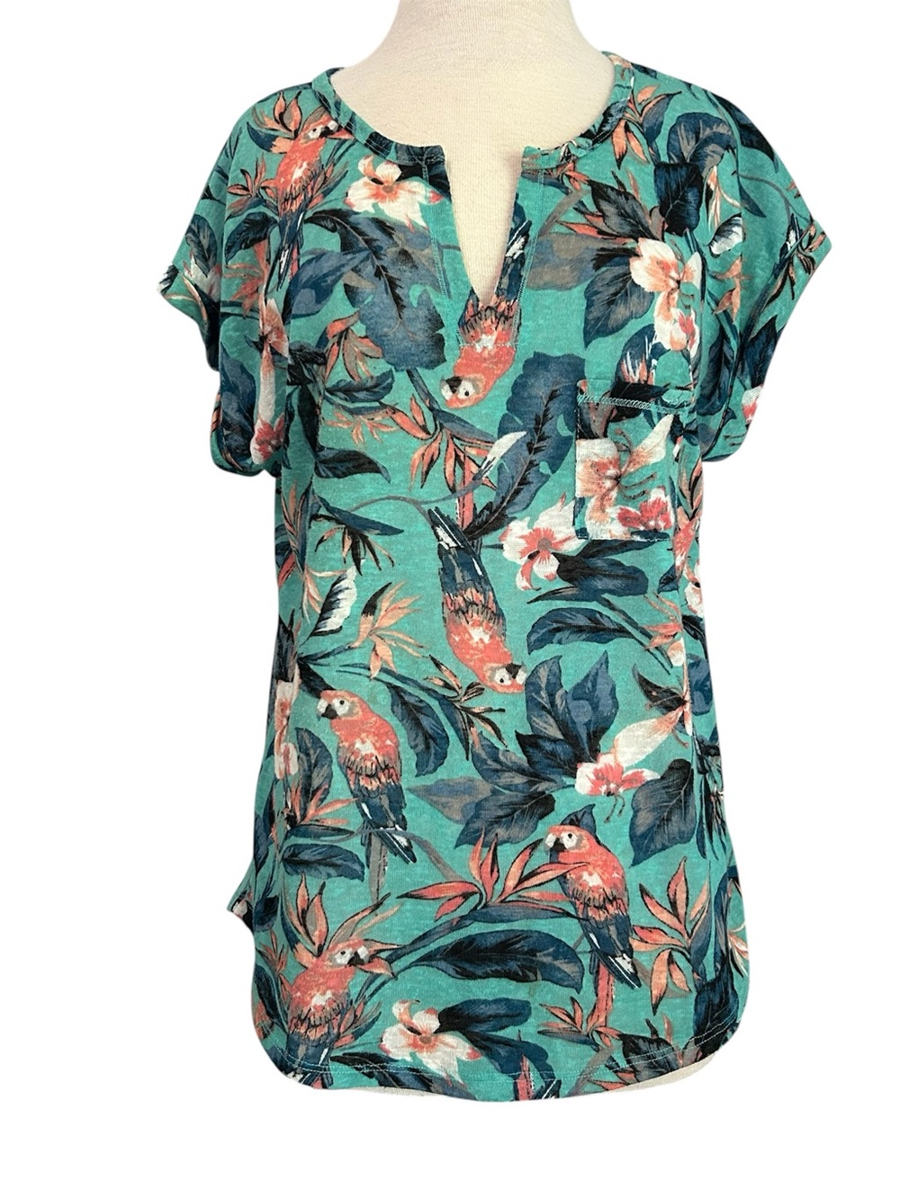 Parrot Design Short Sleeve Knit Top
